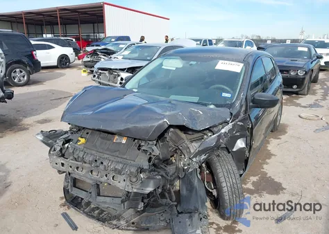 2016 Ford Focus S из США, поврежденный, VIN 1FADP3E23GL315012